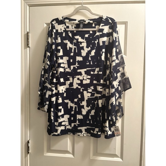 Alfani Tops - Alfani Women's 2X blouse Navy White Geometric Print NEW NWT
